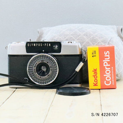 Japanese Vintage Camera | [Refurbished] [With warranty] Olympus OLYMPUS PEN EE-3 S/N 4226707 (set with case and film) Film camera Film camera [Used]
