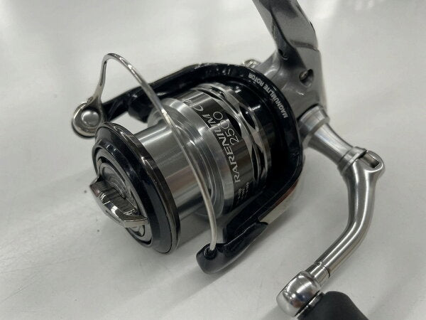 Japanese Vintage Fishing Reel | SHIMANO [Good product] Spinning reel Gear ratio: 5.0 Silver RARENIUM C14+ 2012 [Used]
