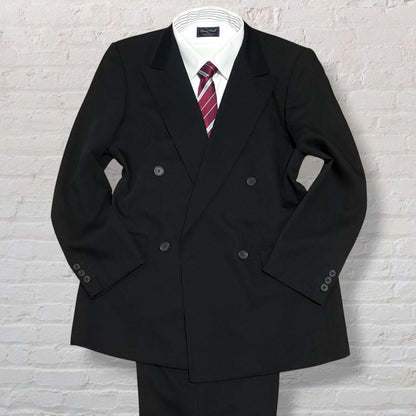 Good condition K.T pour homme double suit black formal AB7 equivalent