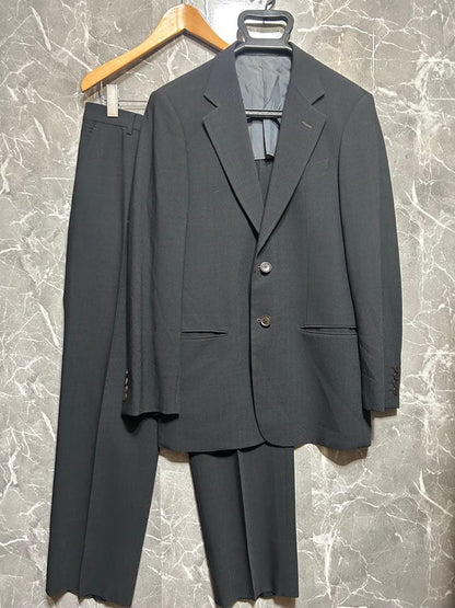 Good condition ARMANI COLLEZIONI Italian suit 46R 90% wool