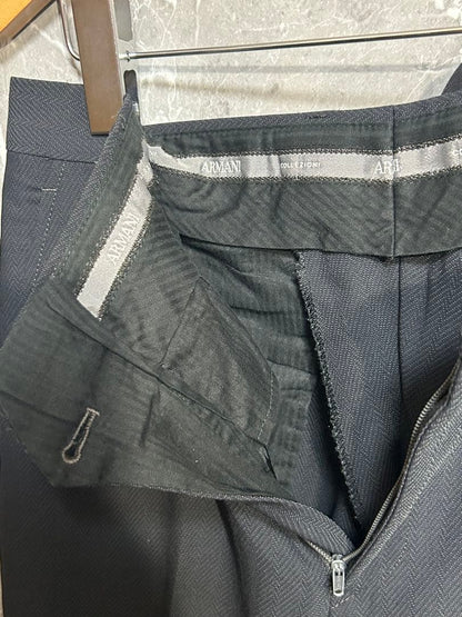 Good condition ARMANI COLLEZIONI Italian suit 46R 90% wool