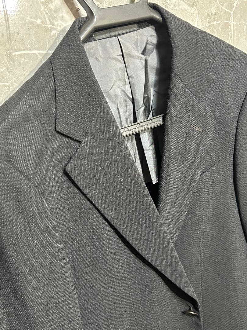 Good condition ARMANI COLLEZIONI Italian suit 46R 90% wool