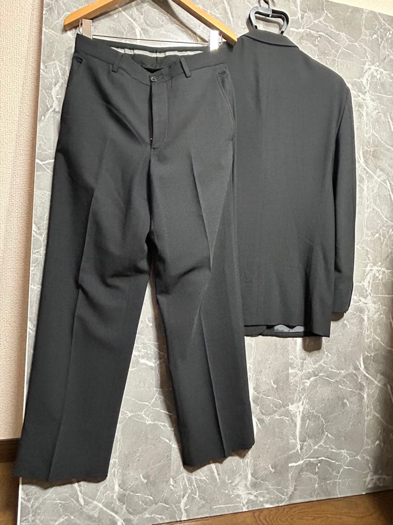 Good condition ARMANI COLLEZIONI Italian suit 46R 90% wool