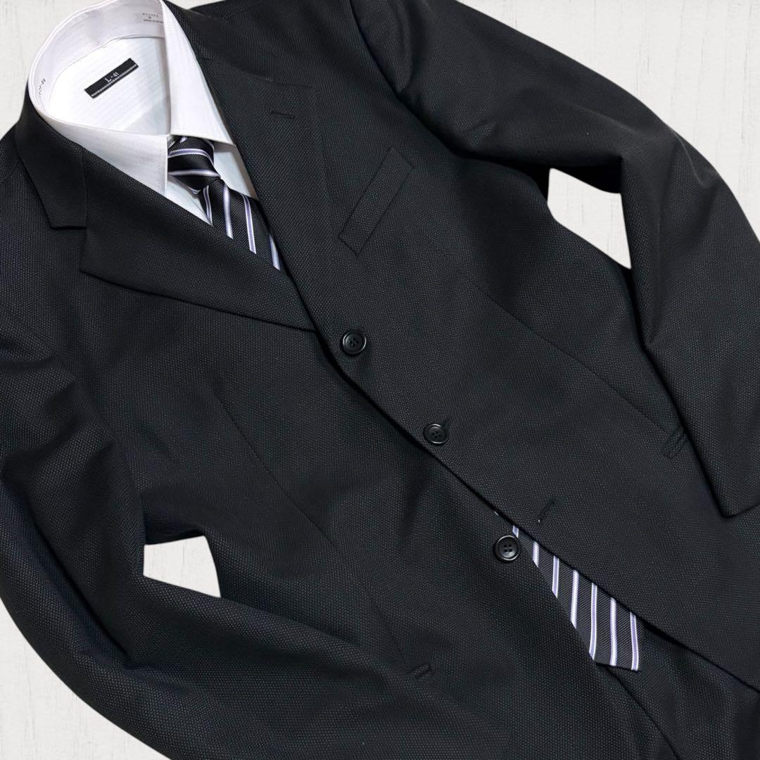 Very good condition ☆ Armani Collezioni ☆ Suit setup ☆ Woven pattern ☆ Black ☆ 50 ☆ XL