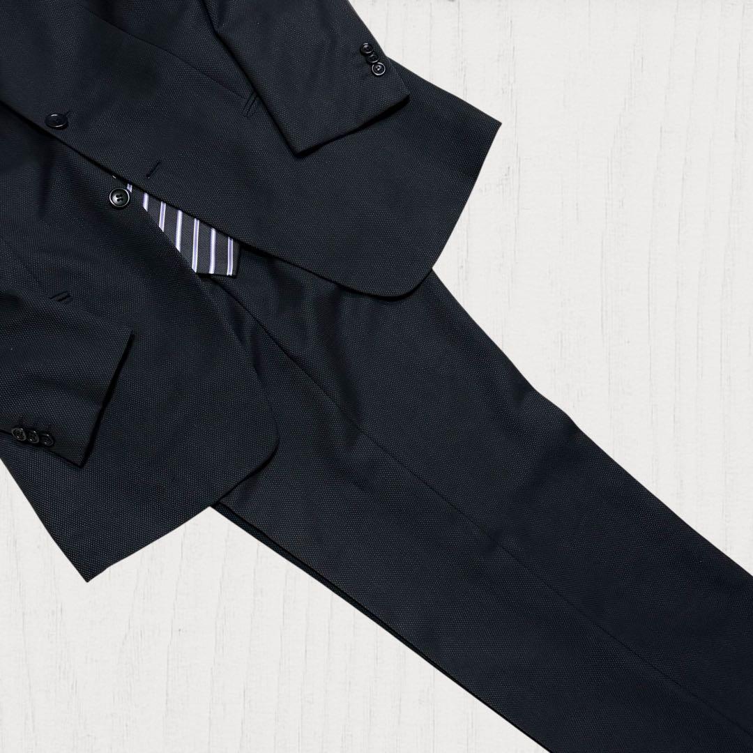 Very good condition ☆ Armani Collezioni ☆ Suit setup ☆ Woven pattern ☆ Black ☆ 50 ☆ XL