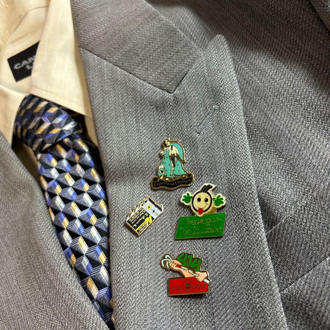 Setup double suit coming of age ceremony entrance ceremony pins vintage no.123