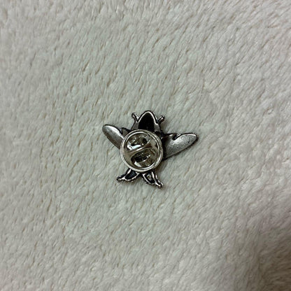 Antique Style Bee Lapel Pin Brooch Pin Badge Alloy Silver Bee