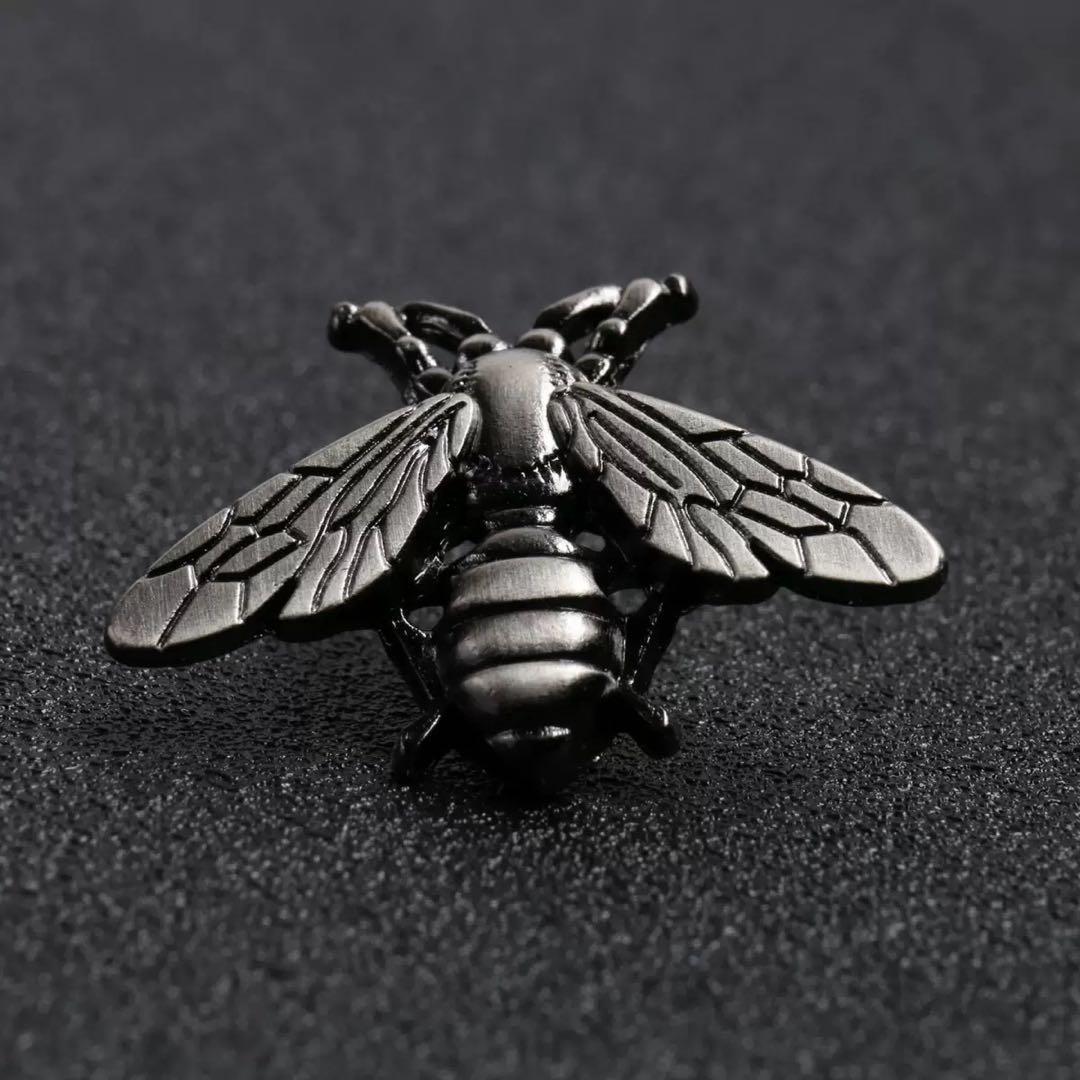 Antique Style Bee Lapel Pin Brooch Pin Badge Alloy Silver Bee