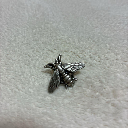 Antique Style Bee Lapel Pin Brooch Pin Badge Alloy Silver Bee