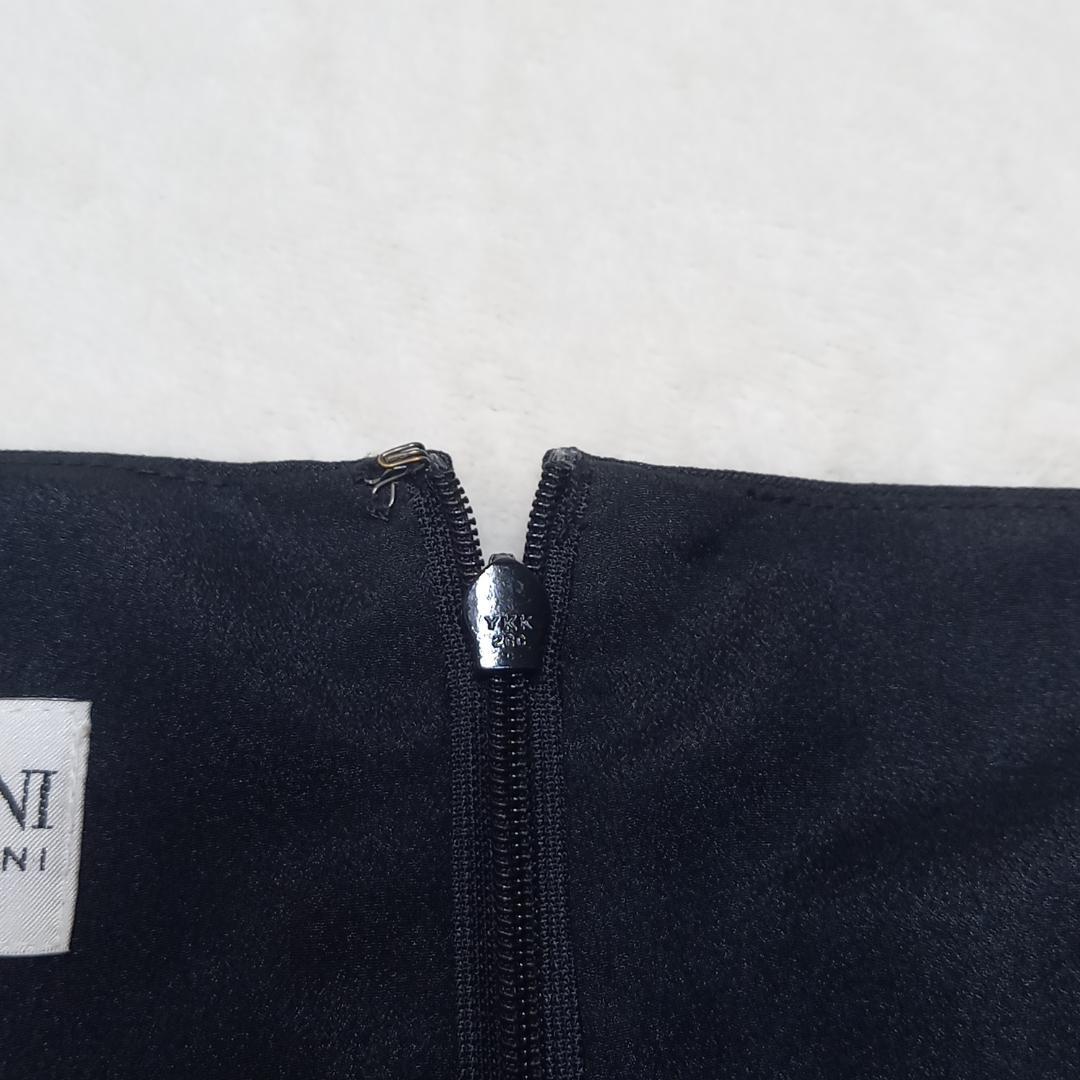 Extremely beautiful item✨Large size Armani size 50 drape neck tight dress washable