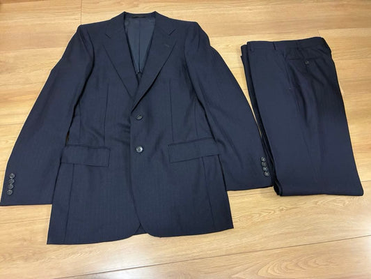*6 sets of men's retro suits until August 9th