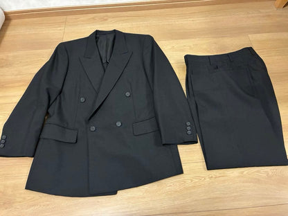 *6 sets of men's retro suits until August 9th