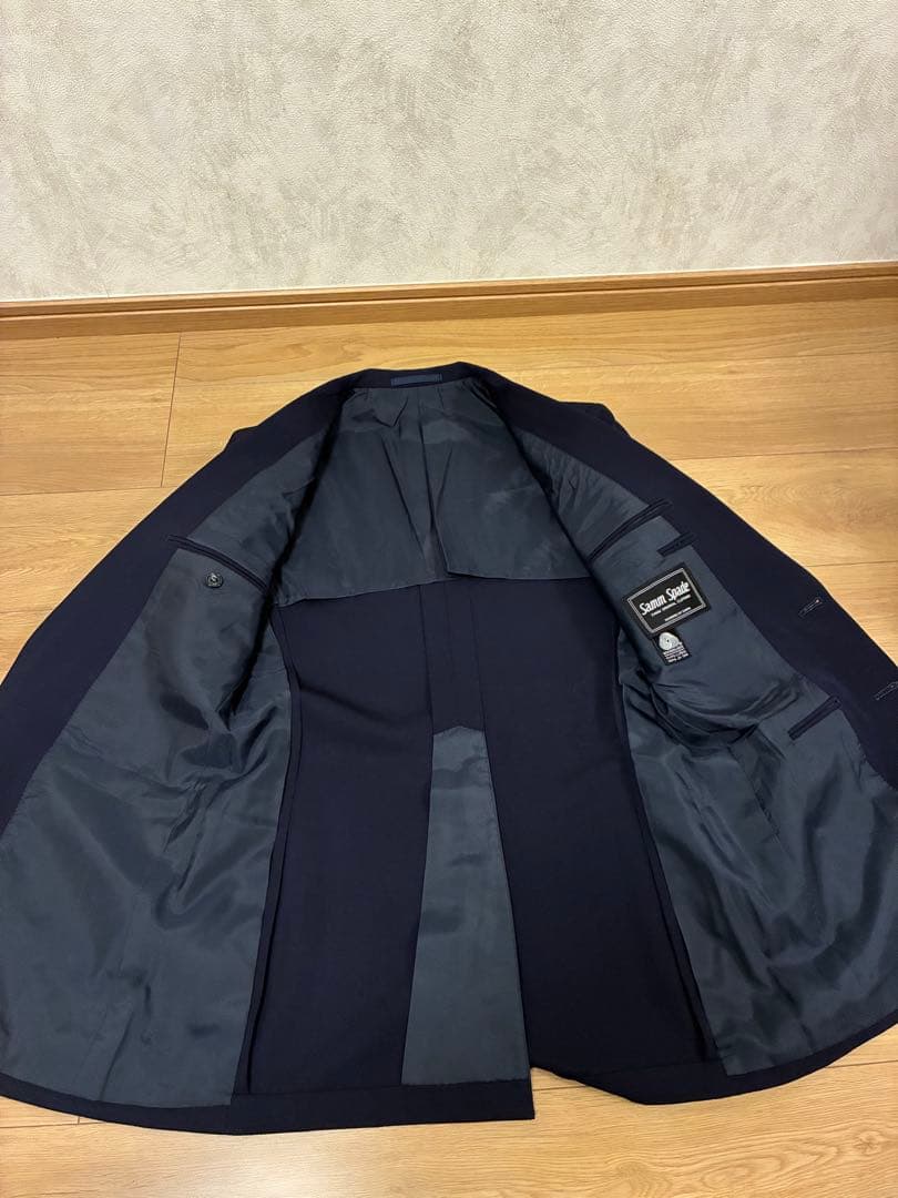 *6 sets of men's retro suits until August 9th