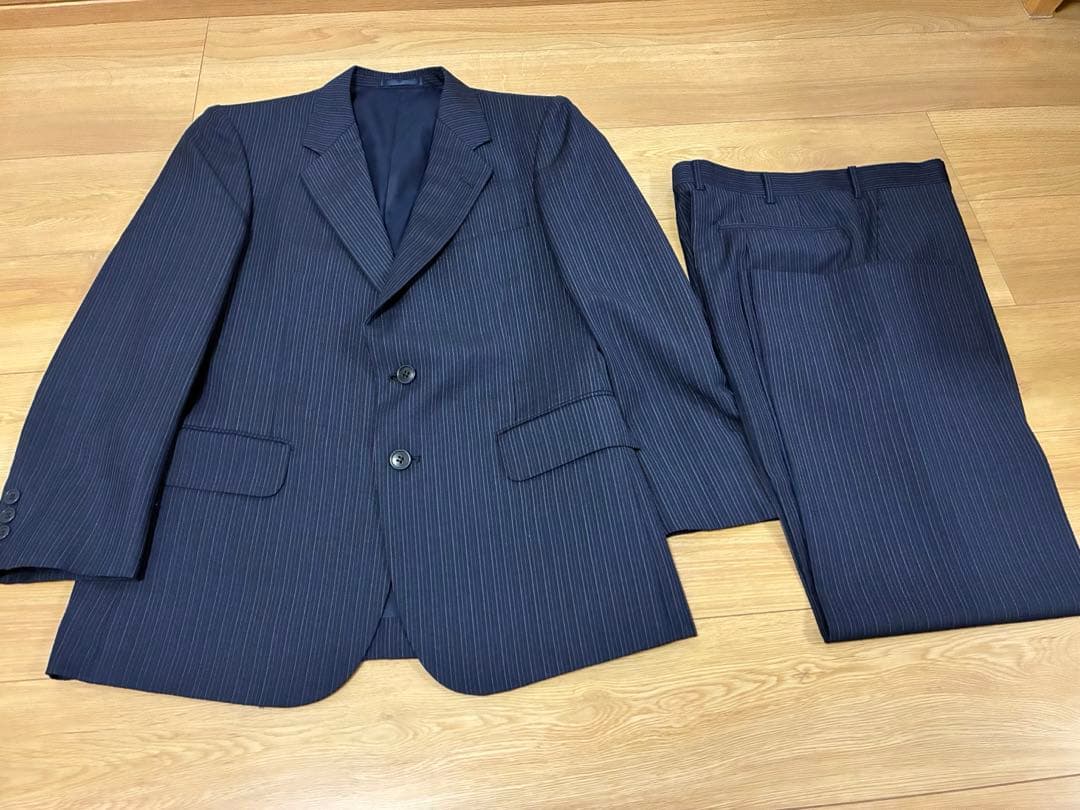 *6 sets of men's retro suits until August 9th