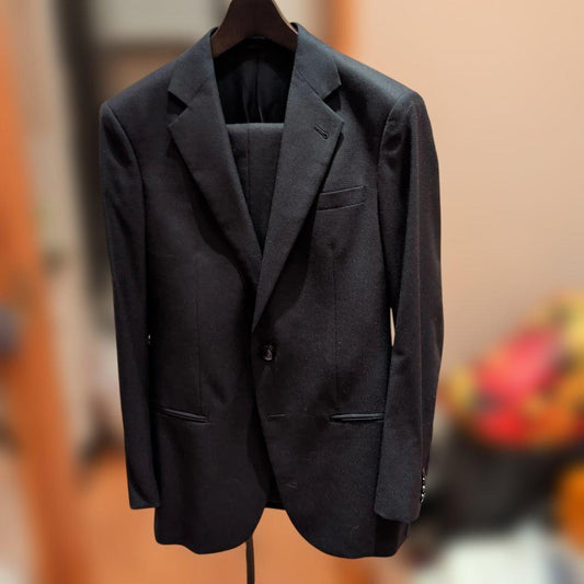 Giorgio Armani suit SOHO line dark navy pattern size 46