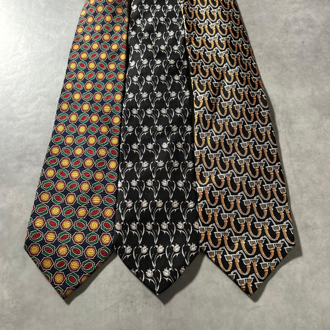 [NA] Vintage setup × GIANNI VERSACE tie