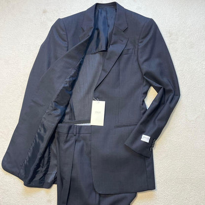Very good condition Armani Collezoni navy unlined suit 44 S-M size