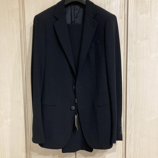 New with tags GIORGIO ARMANI SOHO suit