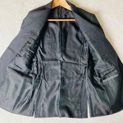 272 [Extremely good condition/current] Emporio Armani finest silk blend suit 44
