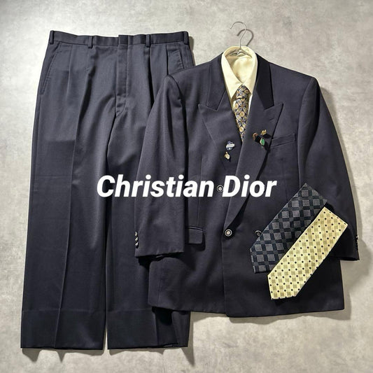 Navy blur setup × Christian Dior tie