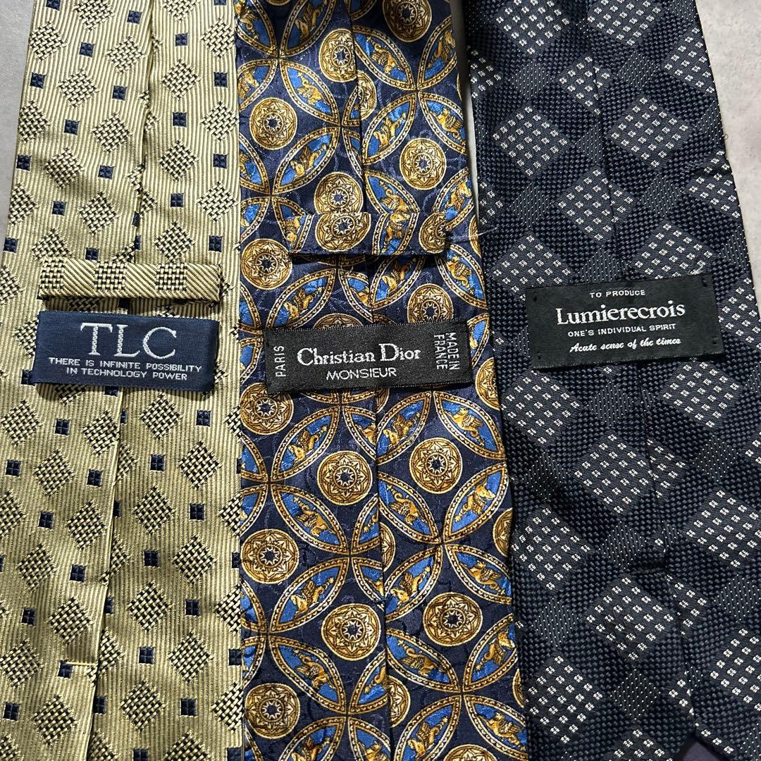 [NA] Navy blur setup × Christian Dior tie